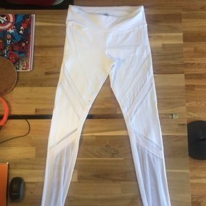 Alo “Epic” Leggings - white, medium